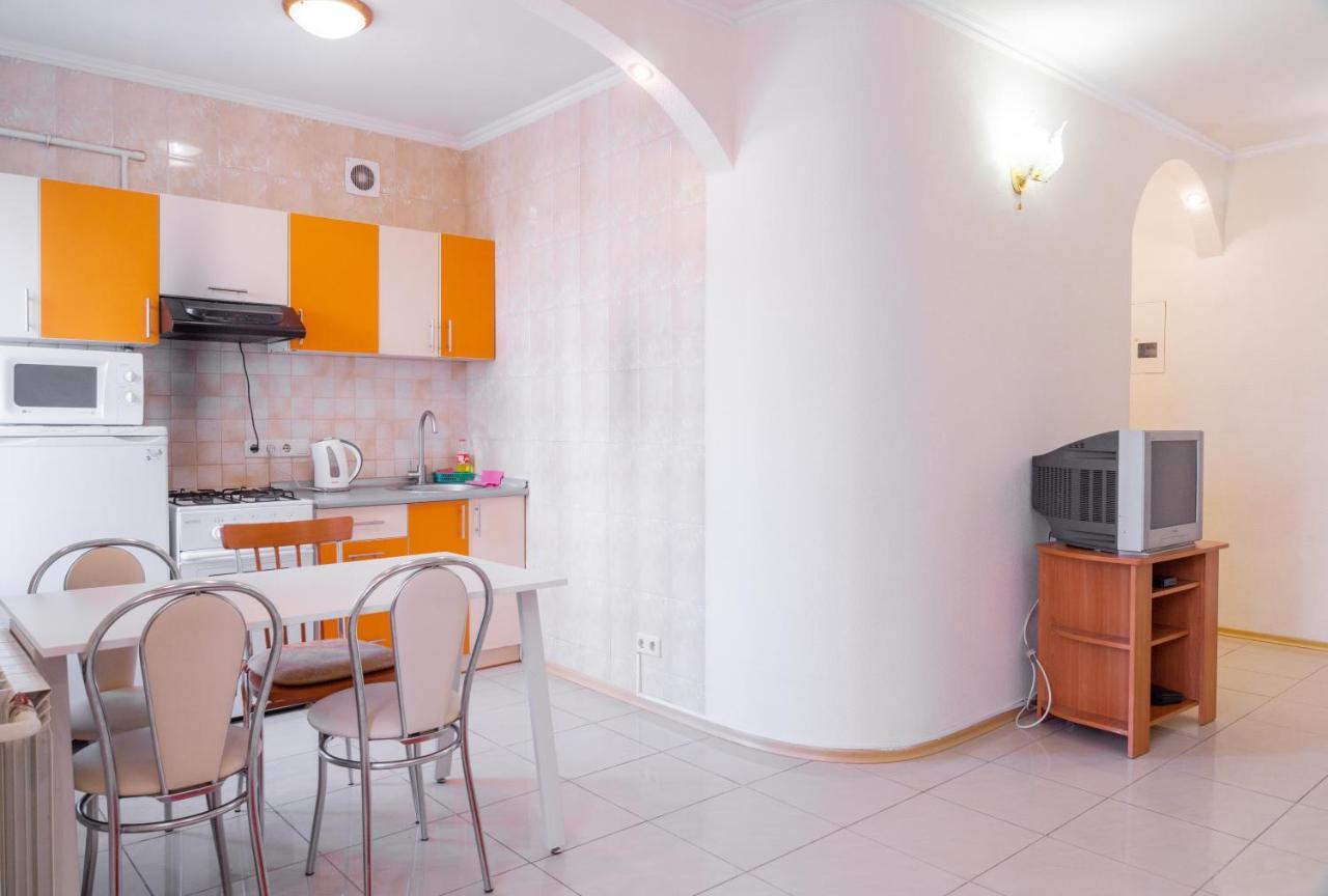 Apartment Triokhsviatytelskaya Street 3 Kiev Eksteriør billede