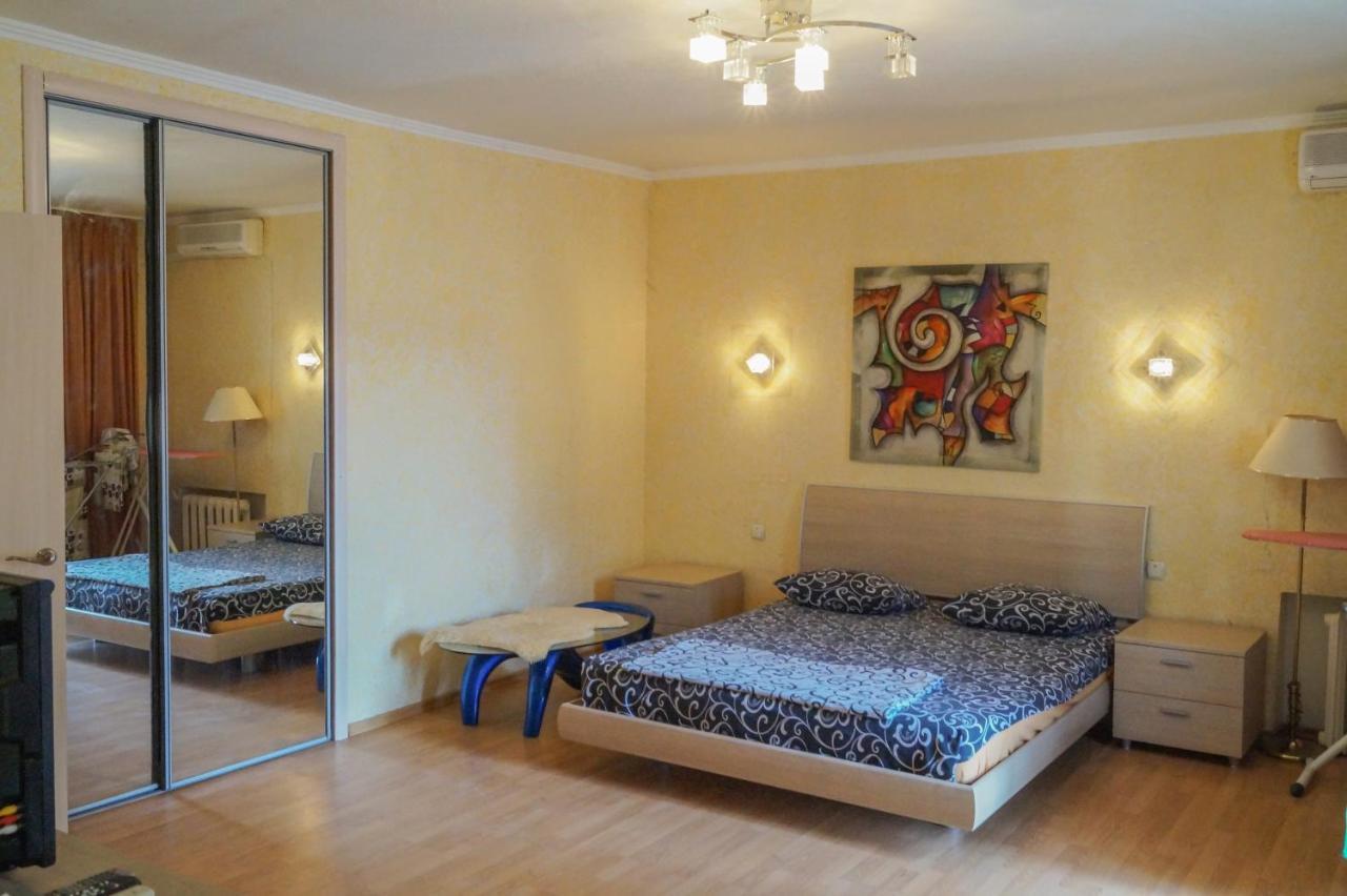 Apartment Triokhsviatytelskaya Street 3 Kiev Eksteriør billede