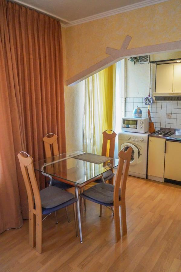 Apartment Triokhsviatytelskaya Street 3 Kiev Eksteriør billede